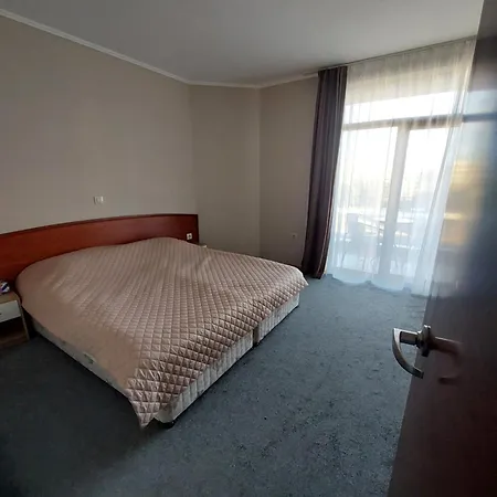 Family Sluneční pobřeží